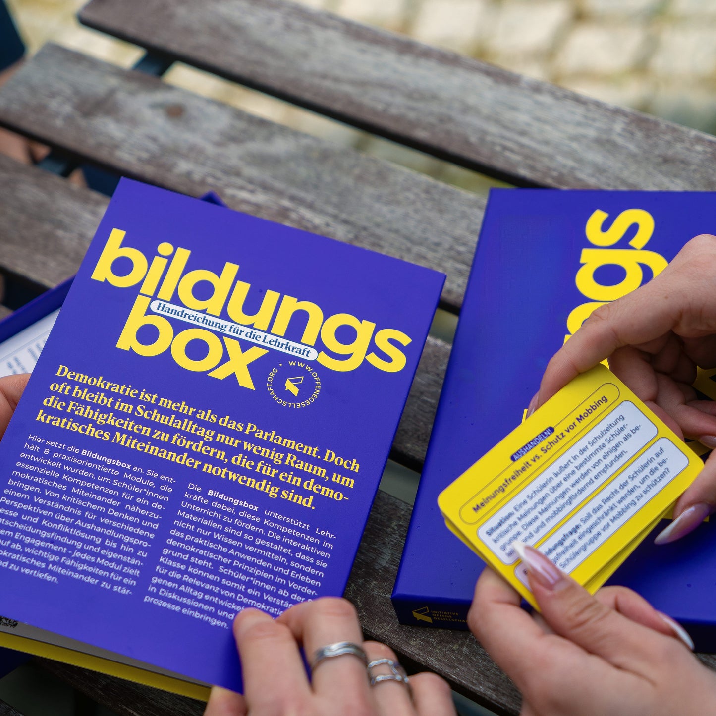 Die Bildungsbox: Demokratiebildung für Jugendliche.